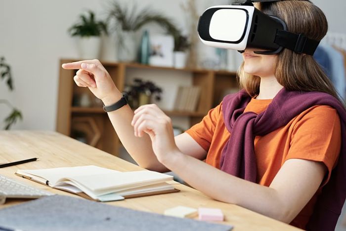 Usa la realidad virtual y aumentada para la capacitar a tu equipo de trabajo remoto